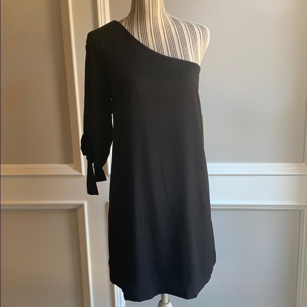 NEW CeCe asymmetrical cold shoulder black dress
